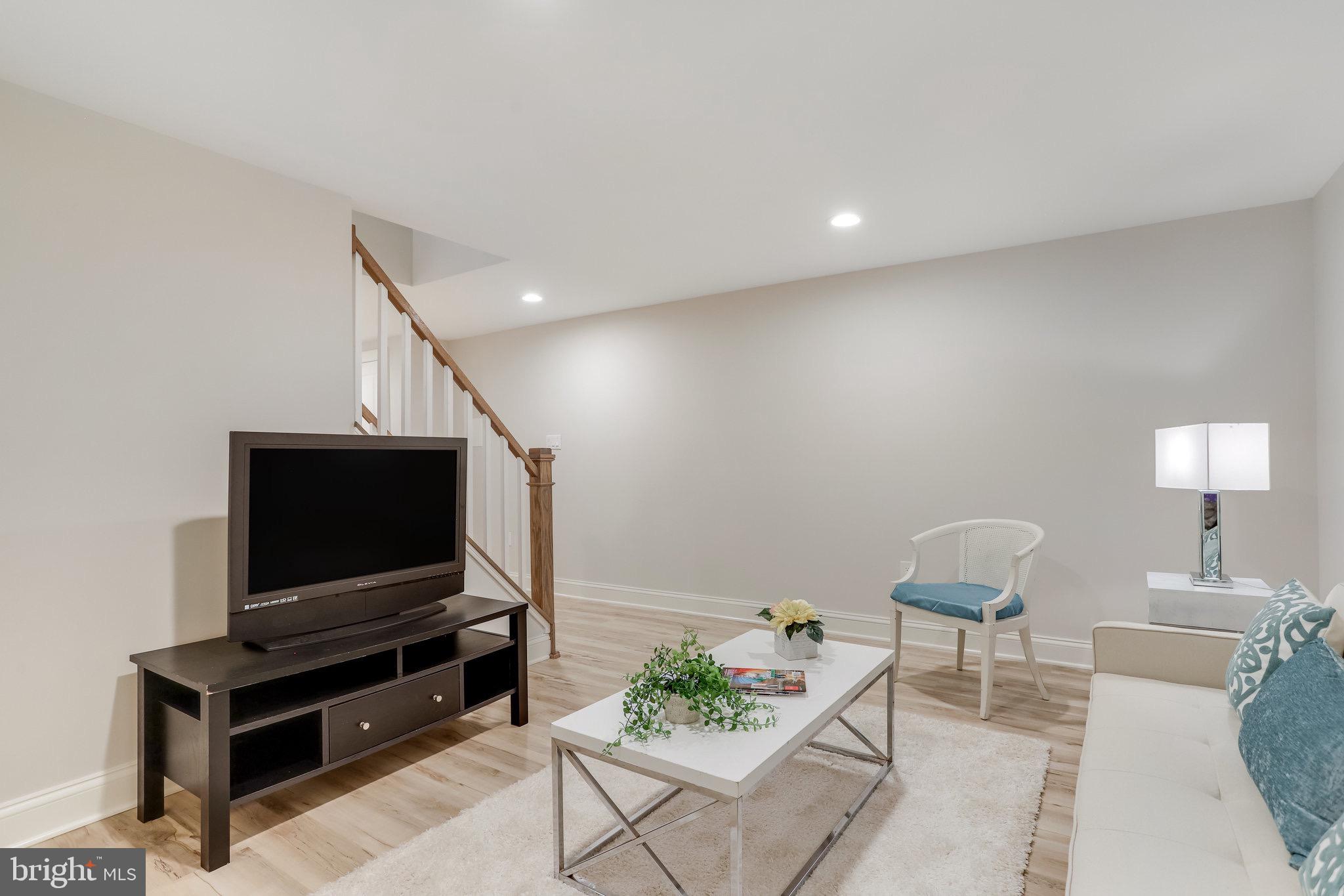 11208 Hunting Horn Lane Reston, VA 20191 - Photo 48 of 69 Gallery Image 48