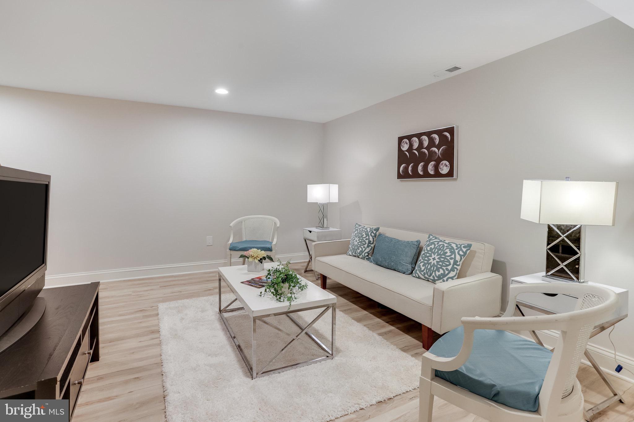 11208 Hunting Horn Lane Reston, VA 20191 - Photo 49 of 69 Gallery Image 49