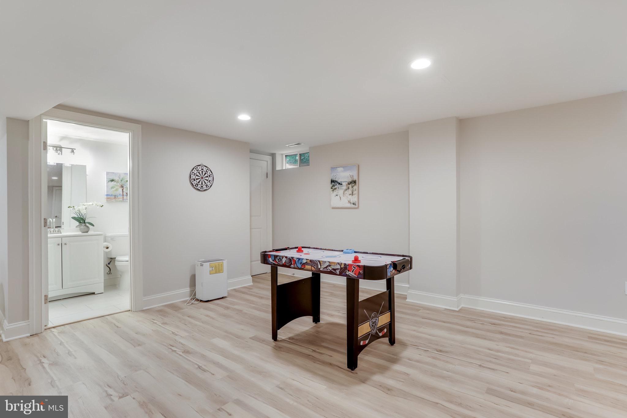 11208 Hunting Horn Lane Reston, VA 20191 - Photo 56 of 69 Gallery Image 56