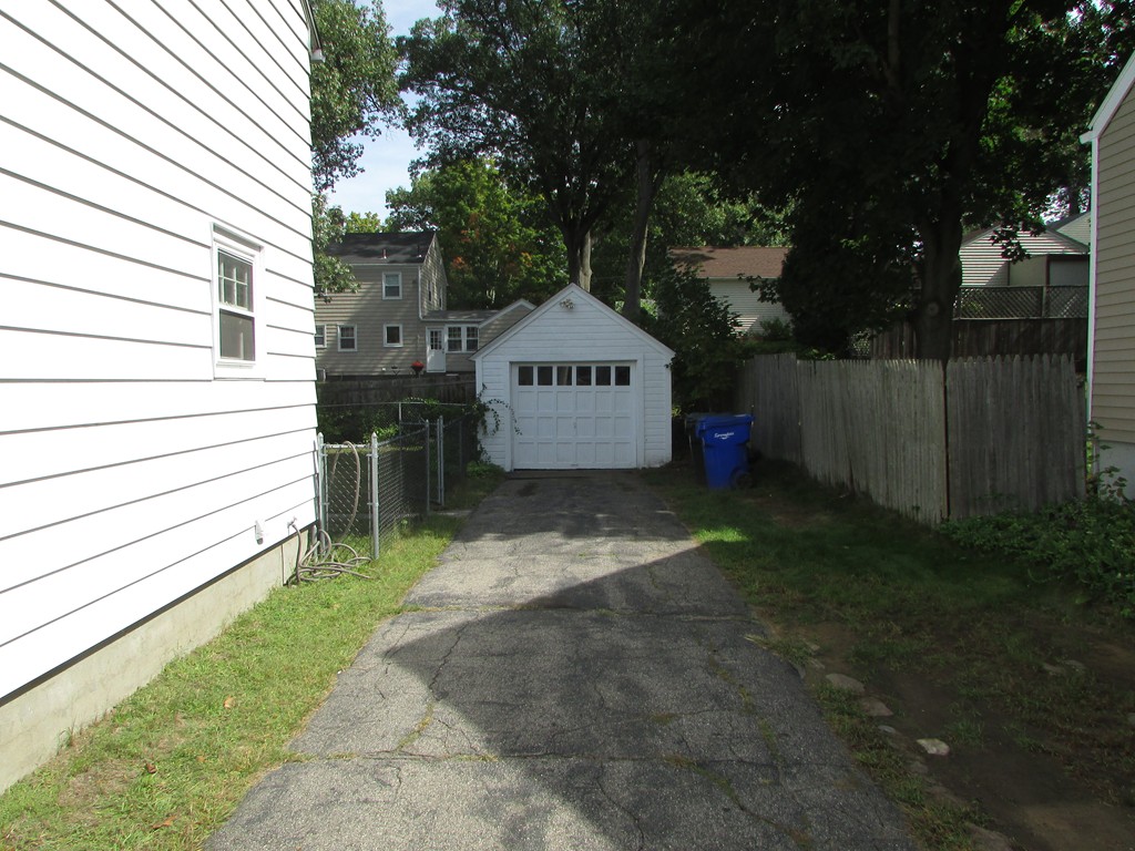 193 Dayton Street Springfield, MA 01118 - Photo 3 of 7