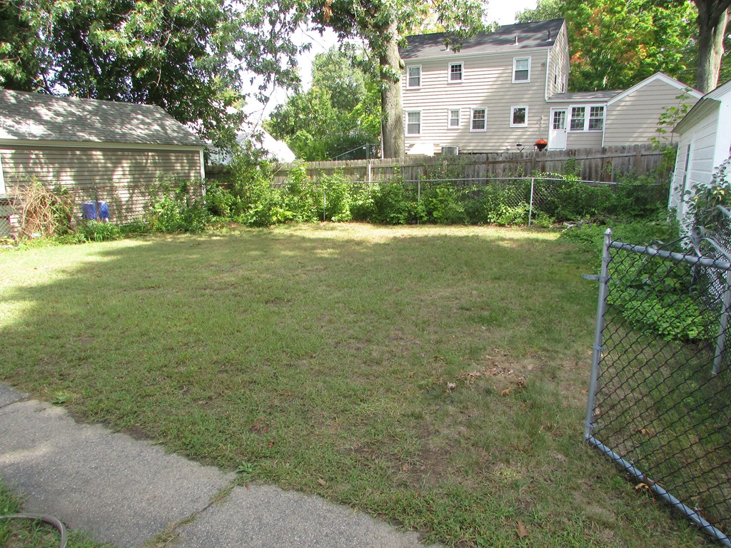 193 Dayton Street Springfield, MA 01118 - Photo 4 of 7
