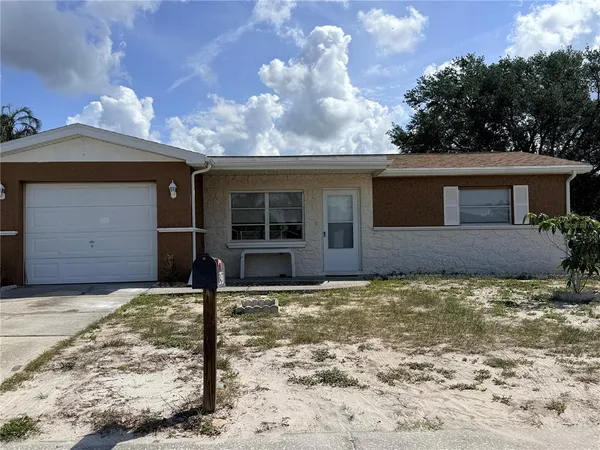 $1,595 | 8437 Luray Drive, Port Richey, FL 34668