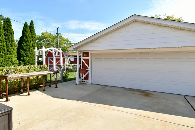 $229,000 | 16411 Claire Lane, South Holland, IL 60473