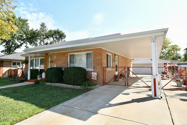 $229,000 | 16411 Claire Lane, South Holland, IL 60473