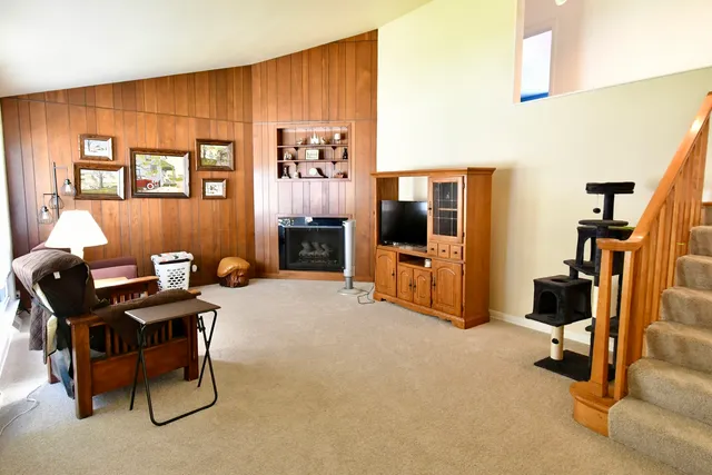 $229,000 | 16411 Claire Lane, South Holland, IL 60473