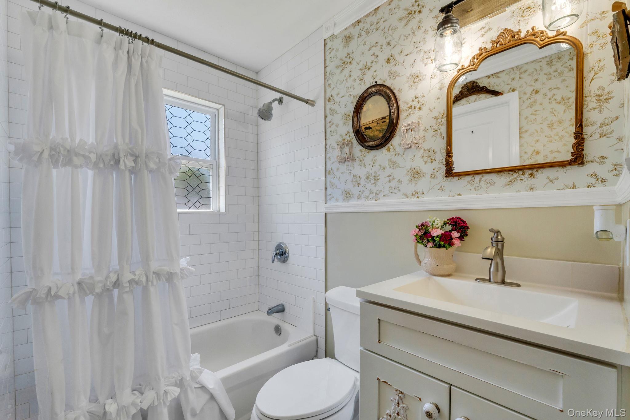 17 Walnut Road Kings Park, NY 11754 - Photo 15 of 34