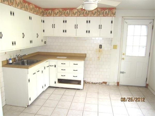 7 Alexander Road Worcester, MA 01606 - Photo 3 of 30 Gallery Image 3