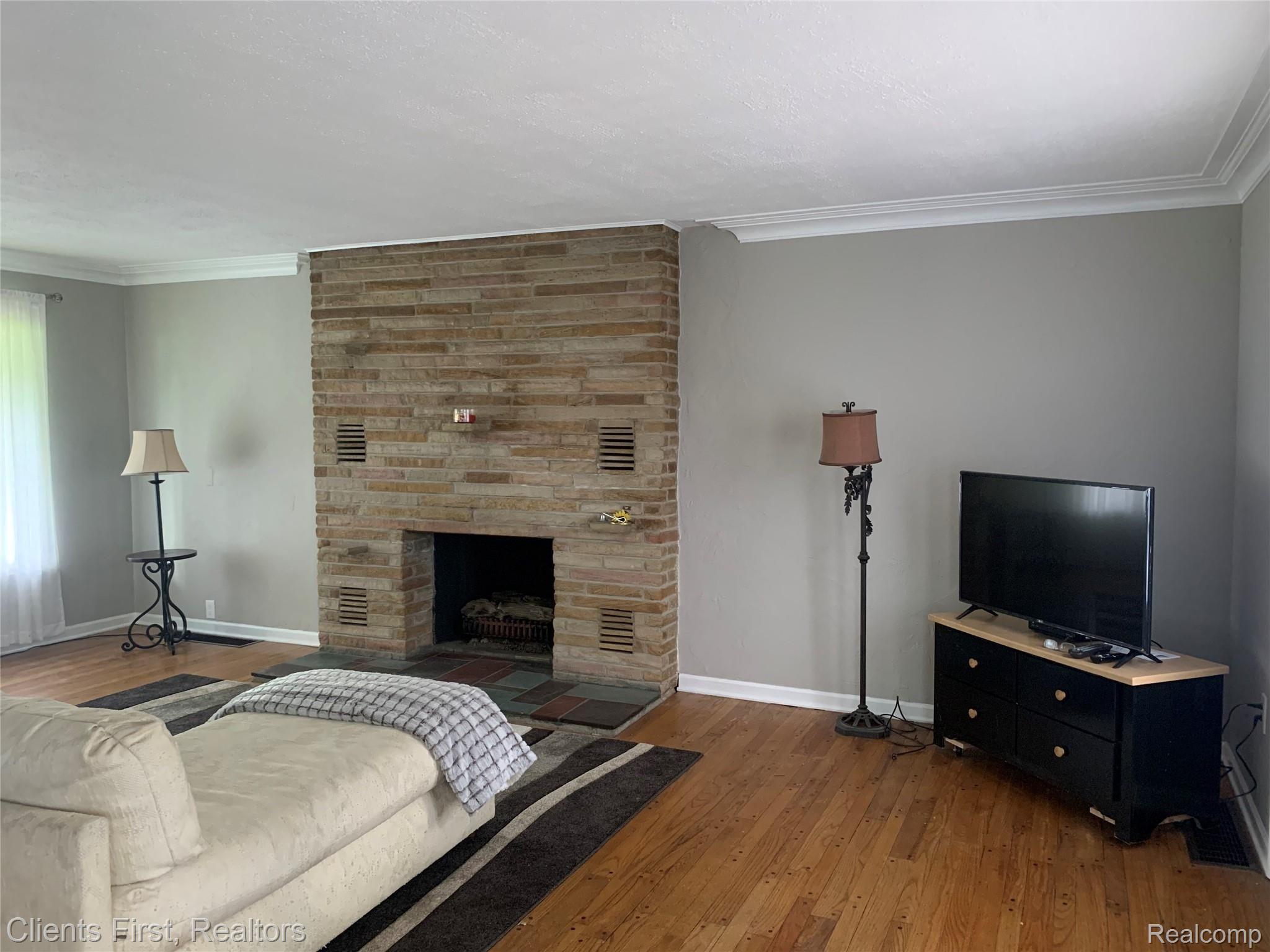 9570 Merriman Road Livonia, MI 48150 - Photo 16 of 44 9A213C01-8F7D-45C7-87F6-97735B2196EE.jpeg