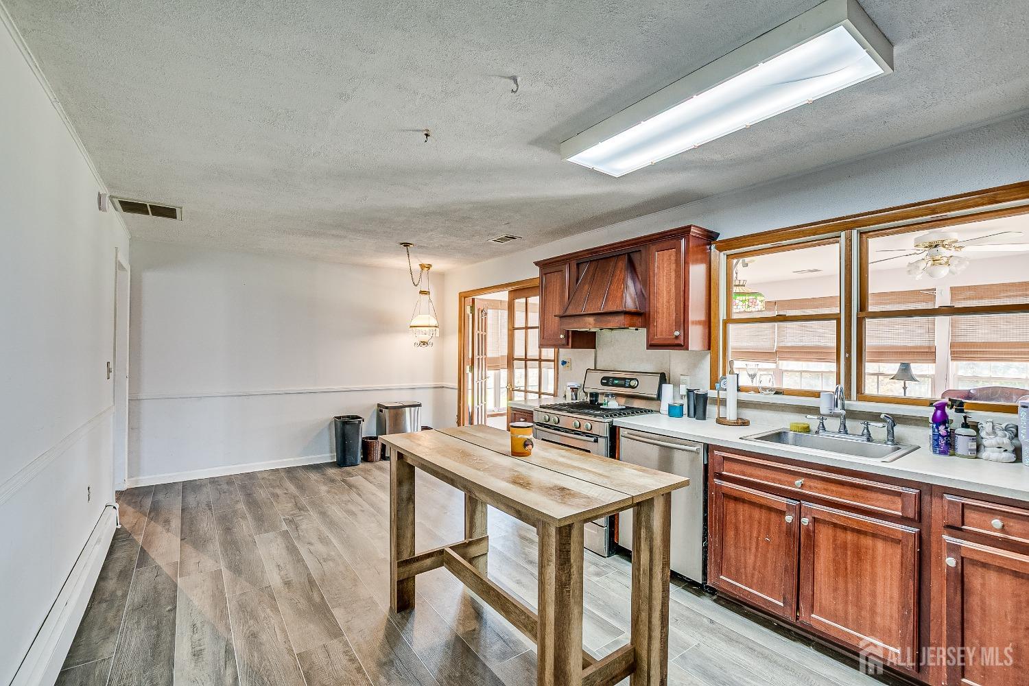 80 Gates Road Somerset, NJ 08873 - Photo 15 of 56 Gallery Image 15
