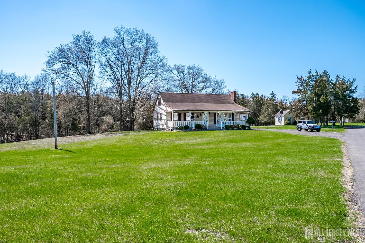 80 Gates Road Somerset, NJ 08873 - Photo 3 of 56 Gallery Image 3
