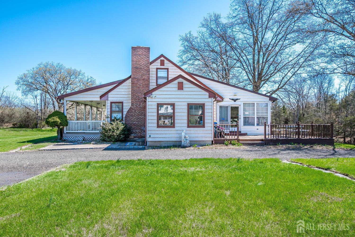 80 Gates Road Somerset, NJ 08873 - Photo 5 of 56 Gallery Image 5