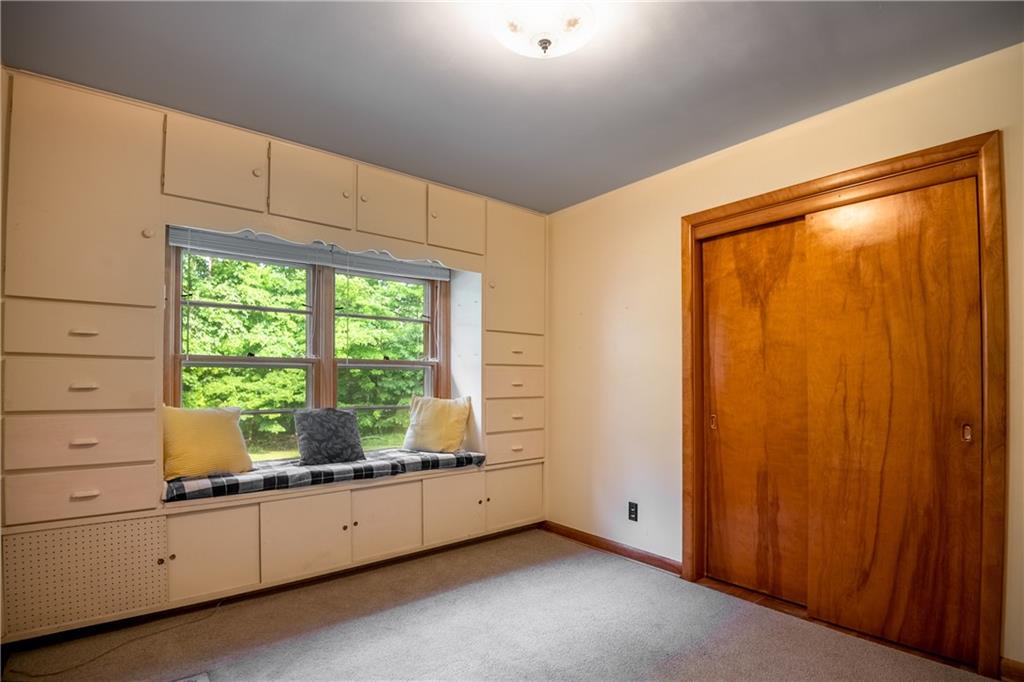 856 Sugar Hollow Road Hermitage, PA 16148 - Photo 12 of 18 a room with window