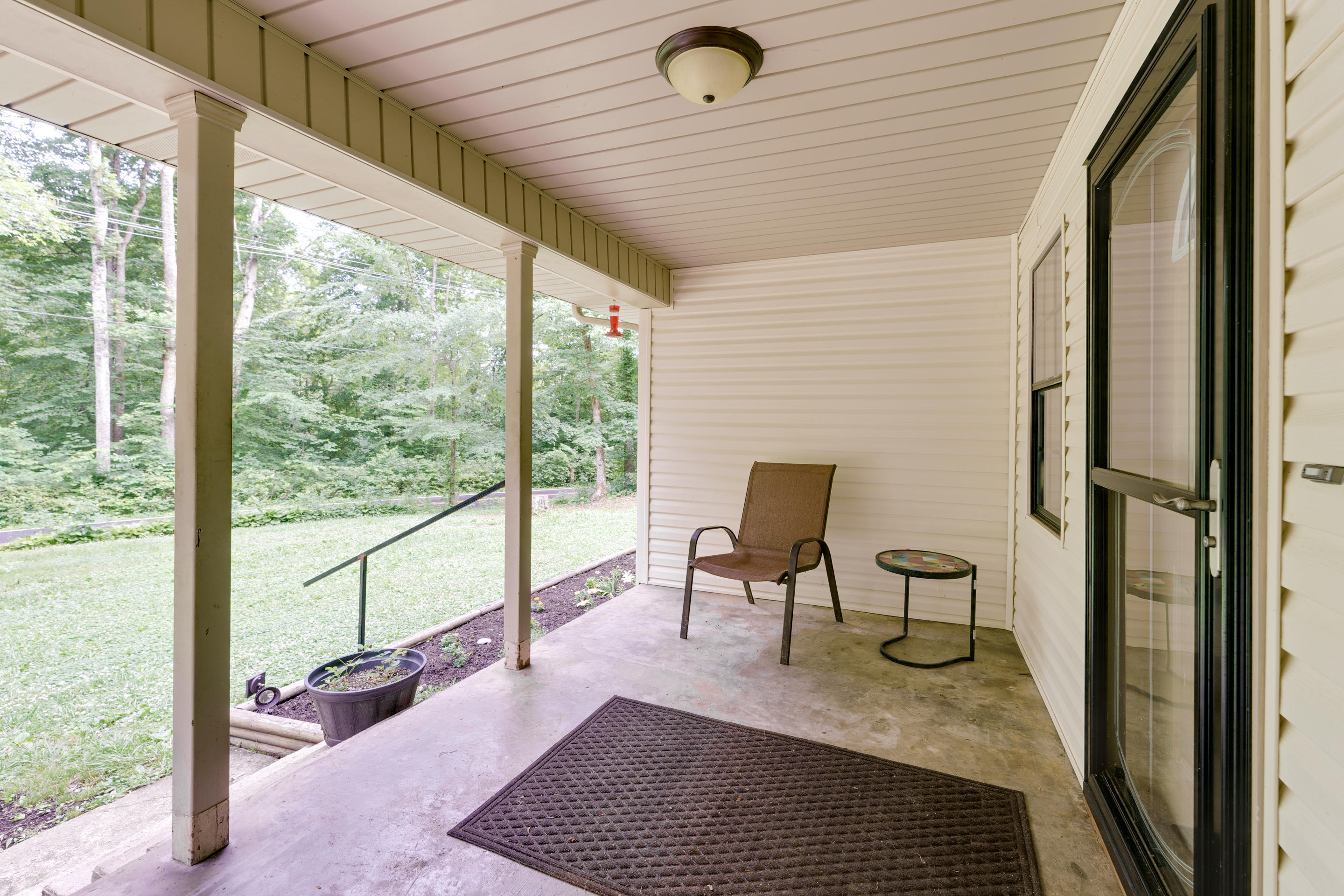 1462 Ridgeview Drive Clinton, TN 37716 - Photo 14 of 15 front poarch