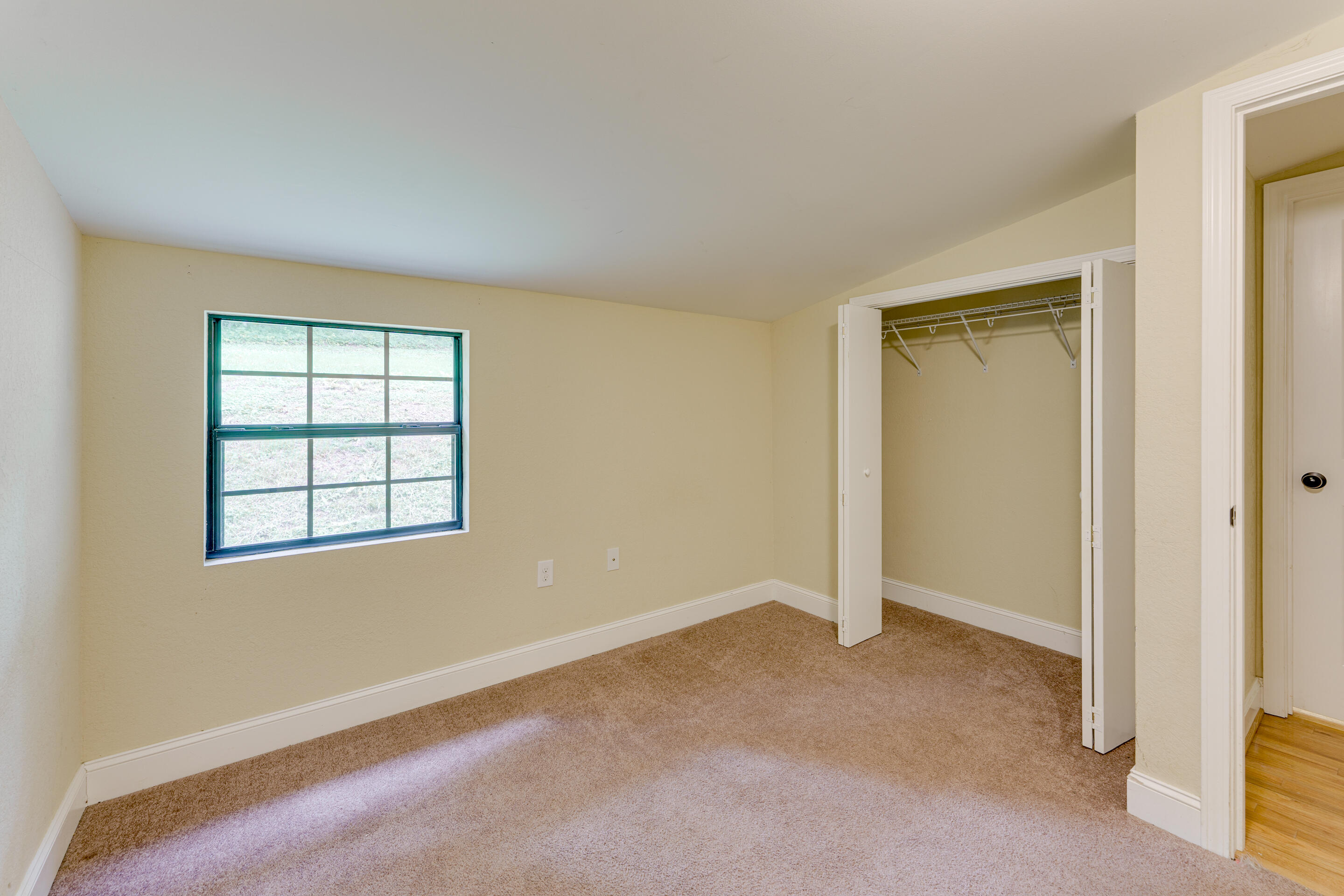 1462 Ridgeview Drive Clinton, TN 37716 - Photo 8 of 15 bedroom 3