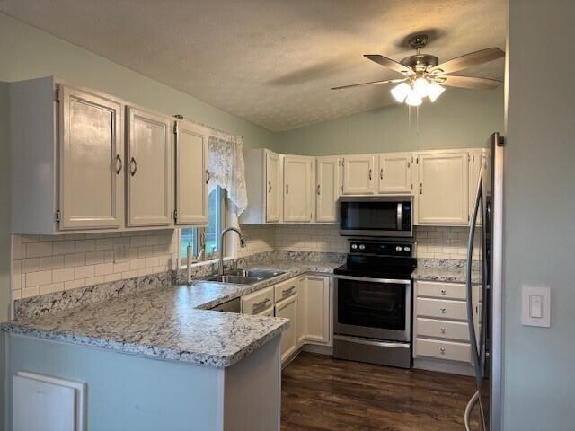 6964 Taylor Road Southwest Reynoldsburg, OH 43068 - Photo 17 of 42 Taylor Rd SW Kitchen from Dining Area