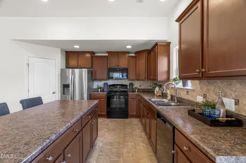 $495,500 | 716 Harvest Point Drive, Fuquay-Varina, NC 27526