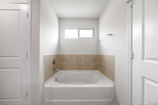 $2,650 | 3868 Copper River, Bulverde, TX 78163