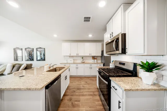 $2,650 | 3868 Copper River, Bulverde, TX 78163