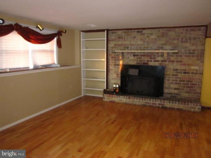 6018 Suzanne Road Waldorf, MD 20601 - Photo 3 of 15 Family Room
