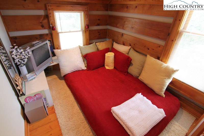 276 East Rivers Edge Boone, NC 28607 - Photo 27 of 41 Gallery Image 27