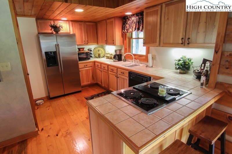 276 East Rivers Edge Boone, NC 28607 - Photo 9 of 41 Gallery Image 9