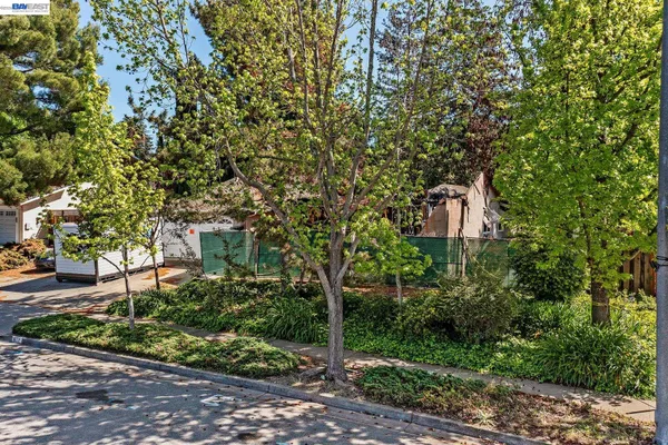 $1,600,000 | 1672 VÃa Sombrio, Fremont, CA 94539