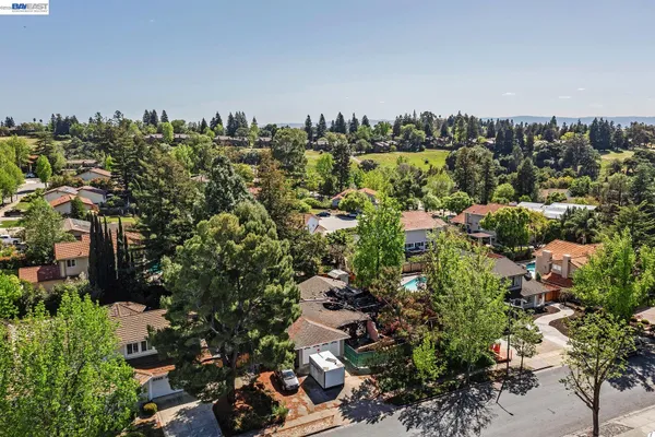 $1,600,000 | 1672 VÃa Sombrio, Fremont, CA 94539