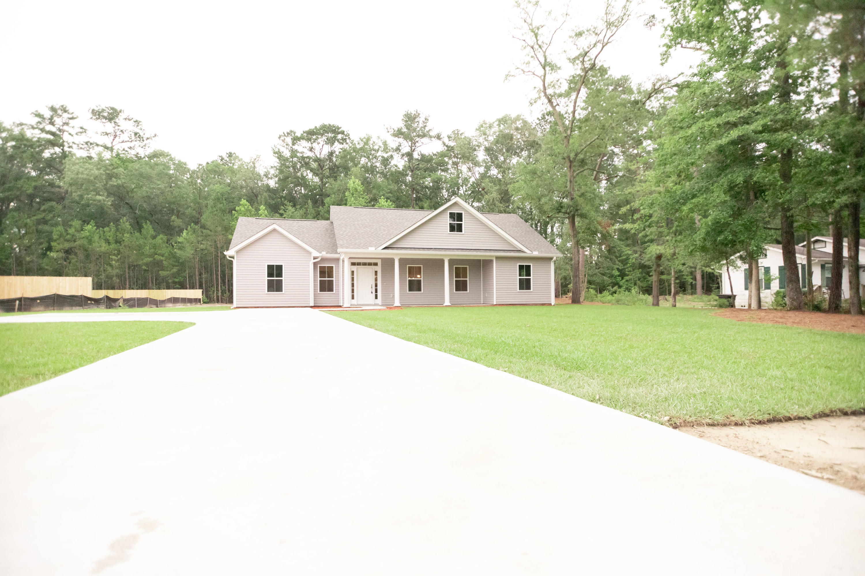 610 Hiers Corner Road Walterboro, SC 29488 - Photo 35 of 41 Front yard
