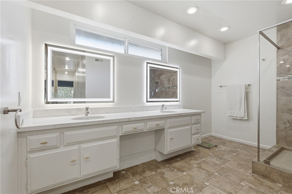 651 Edith Way Long Beach, CA 90807 - Photo 32 of 55