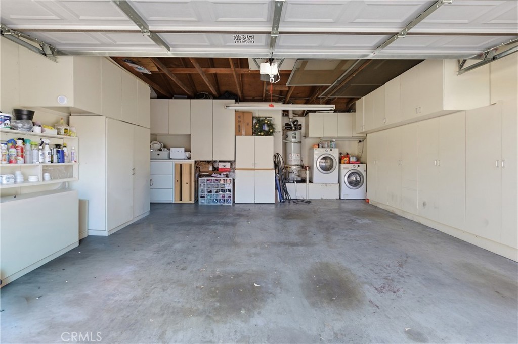 651 Edith Way Long Beach, CA 90807 - Photo 47 of 55 Garage