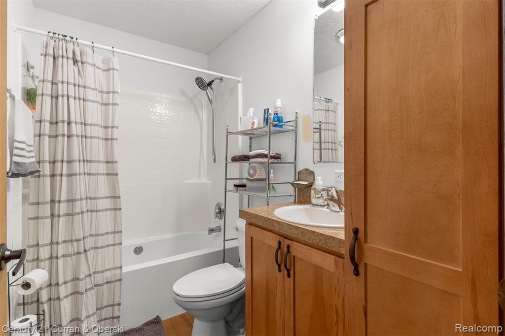 58539 Dolly Road South Lyon, MI 48178 - Photo 7 of 44 Gallery Image 7