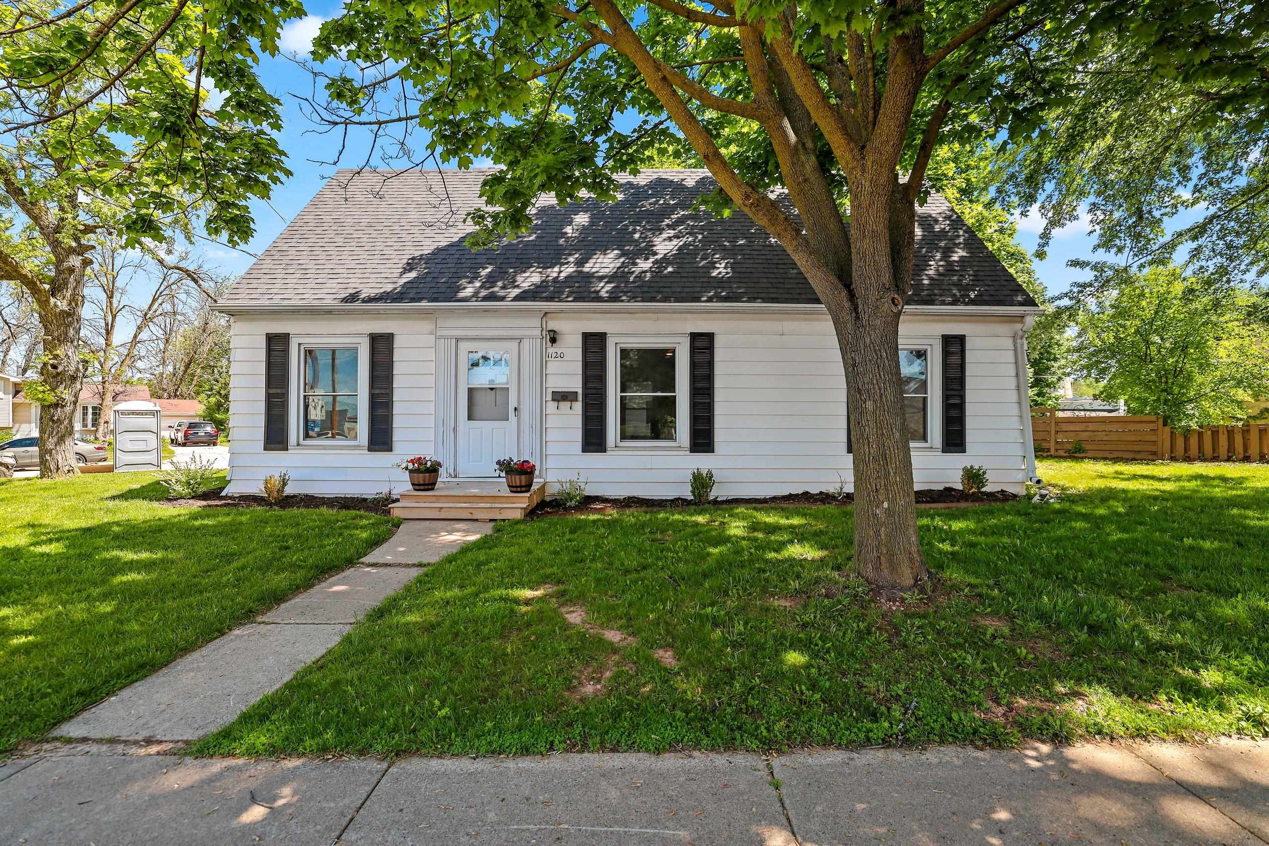 1120 North Badger Avenue Appleton, WI 54914 - Photo 2 of 51