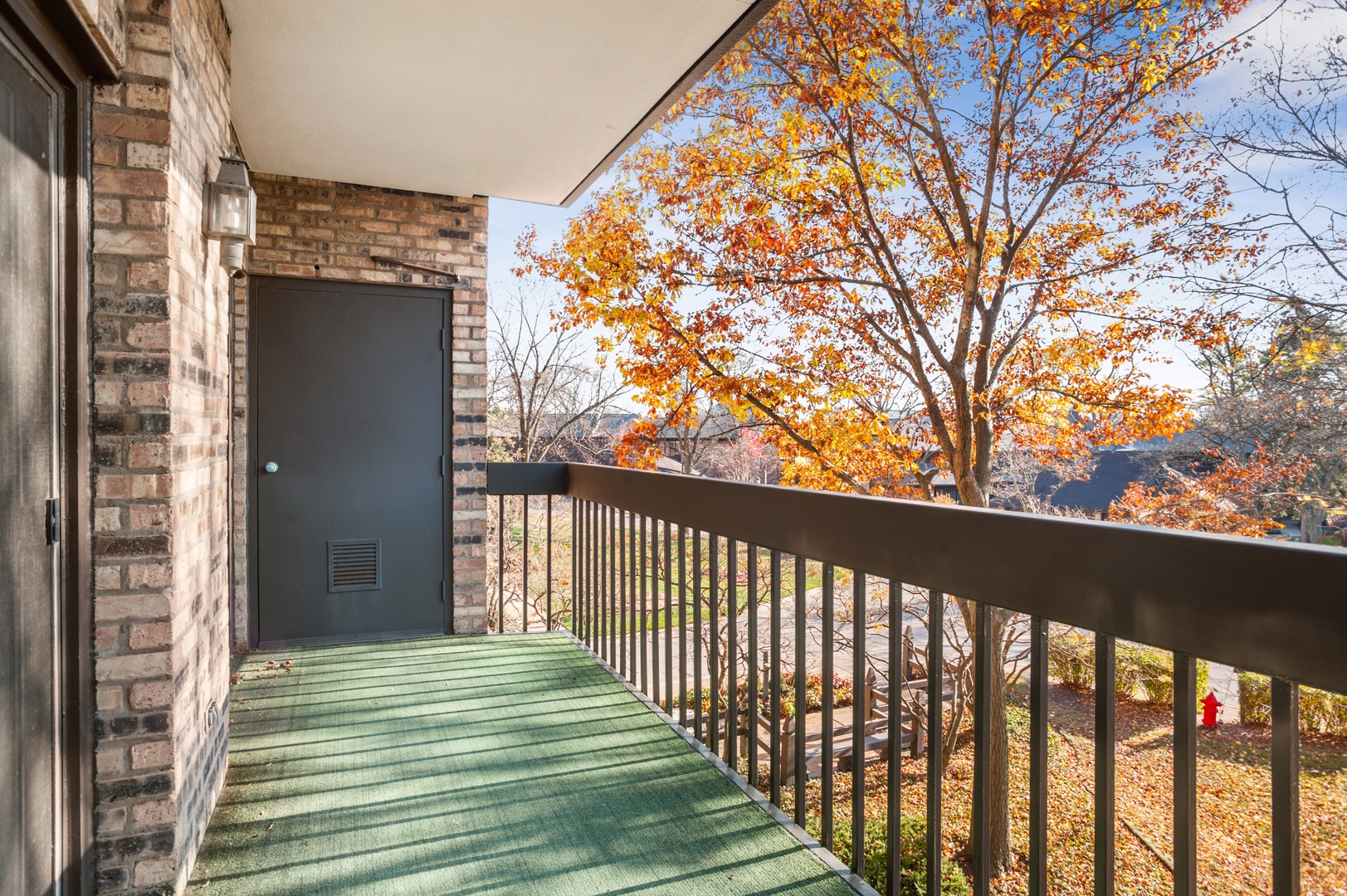3900 Mission Hills Road, Unit 204 Northbrook, IL 60062 - Photo 14 of 15 a view of a porch