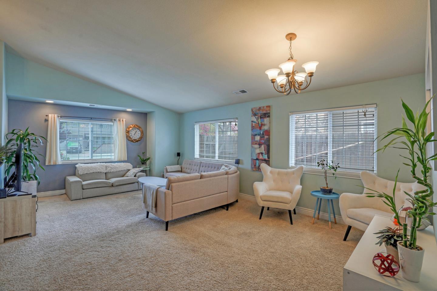 5492 Mesa Road Gilroy, CA 95020 - Photo 11 of 46 Gallery Image 11