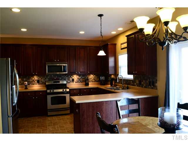 733 Stackhurst Way Wake Forest, NC 27587 - Photo 4 of 10 Gallery Image 4