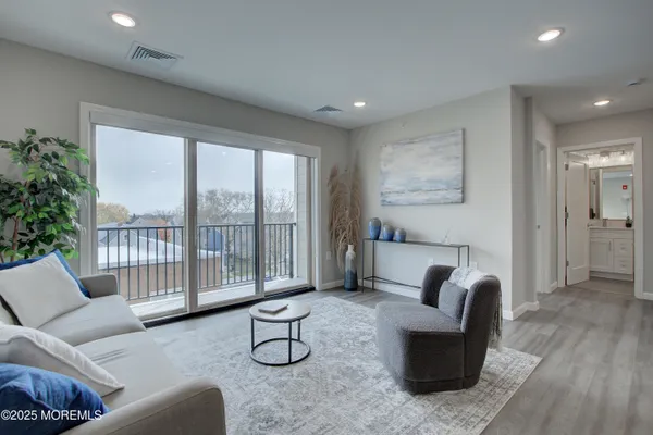 $3,800 | 272 Willow Avenue, Unit 406B, Long Branch, NJ 07740