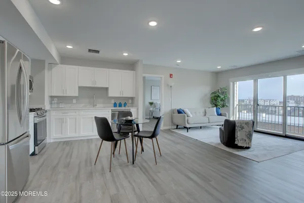 $3,800 | 272 Willow Avenue, Unit 406B, Long Branch, NJ 07740