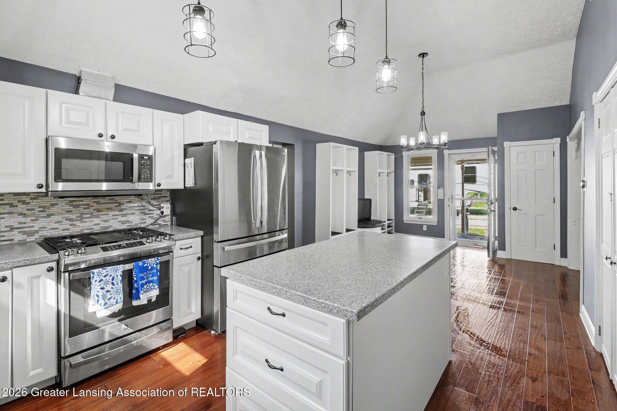 5490 West Howe Road Dewitt, MI 48820 - Photo 4 of 29 Kitchen
