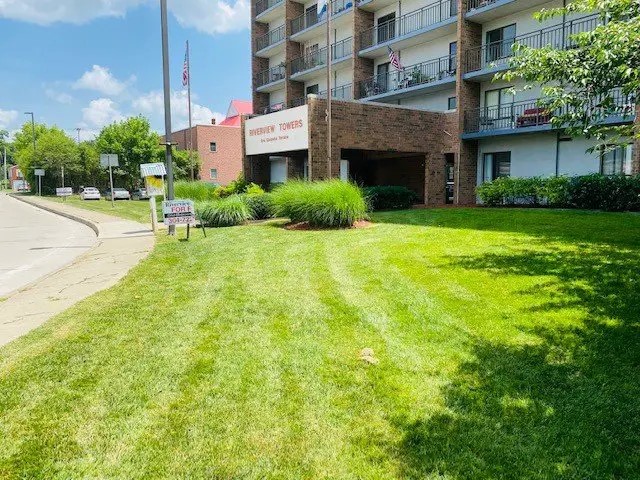 1 Kanawha Terrace Other, WV 25177 - Photo 5 of 15 a view of an house with backyard and a tree