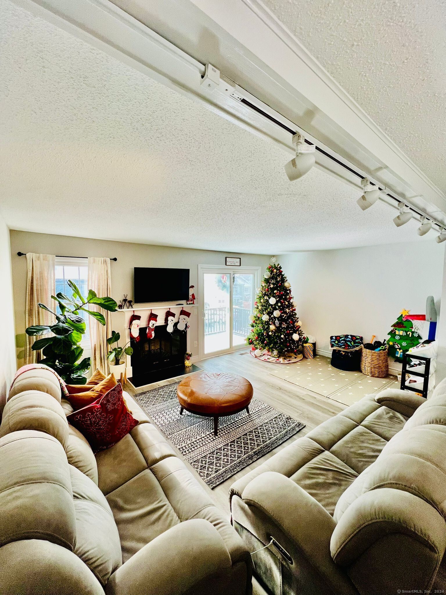 55 Mill Plain Road, Unit 293 Danbury, CT 06811 - Photo 1 of 1