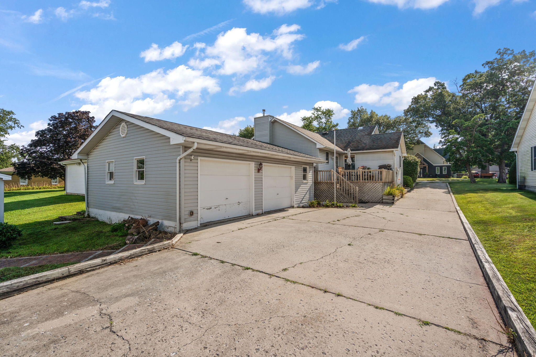 622 Azalea Street Southeast DeMotte, IN 46310 - Photo 33 of 41 2048x1365