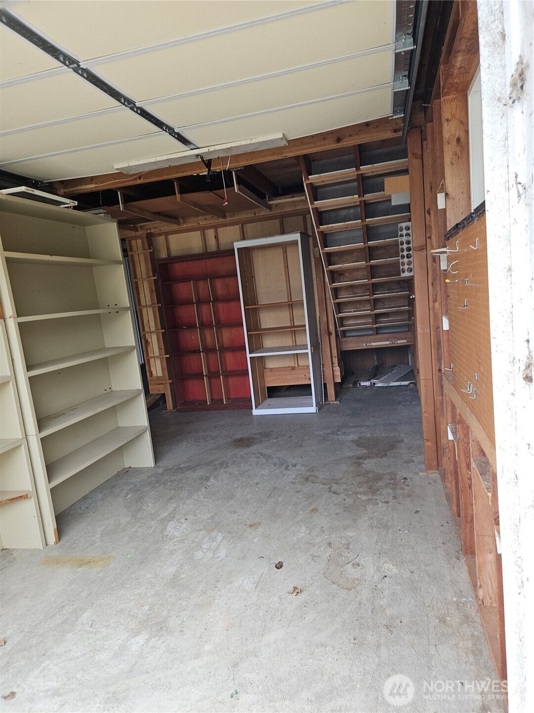 20 East Sunny Sands Road Cathlamet, WA 98612 - Photo 14 of 19 a view of empty room with stairs