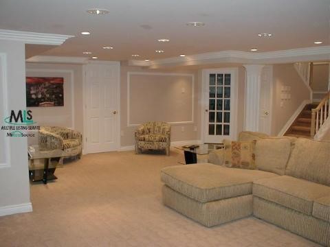 1638 Farnborough Drive Rochester, MI 48307 - Photo 9 of 9 822542-8.JPG