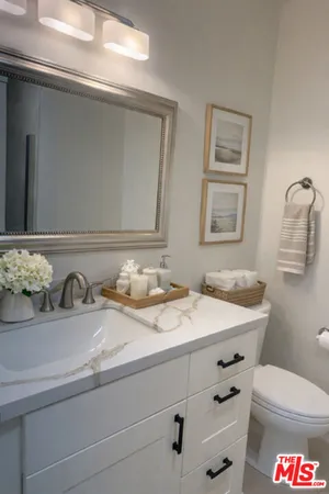 $3,995 | 1242 South Barrington Avenue, Unit 304, Los Angeles, CA 90025