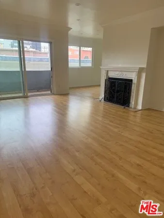 $3,995 | 1242 South Barrington Avenue, Unit 304, Los Angeles, CA 90025