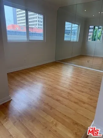 $3,995 | 1242 South Barrington Avenue, Unit 304, Los Angeles, CA 90025