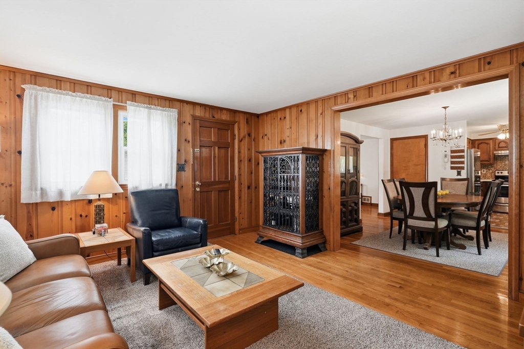 16 Gloria Road Randolph, MA 02368 - Photo 15 of 31
