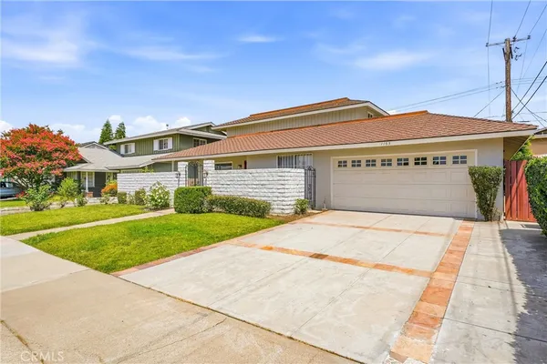 $6,000 | 1163 North Lincoln Street, Orange, CA 92867