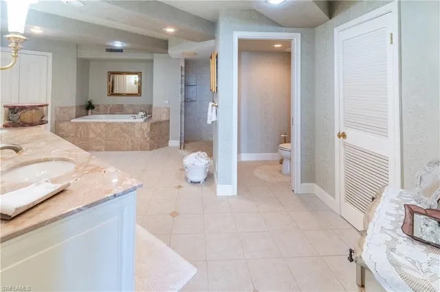 $19,000 | 4041 Gulf Shore Boulevard North, Unit 1007, Naples, FL 34103