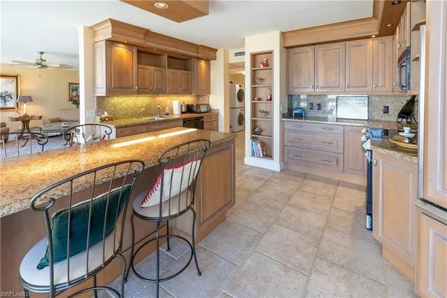 $19,000 | 4041 Gulf Shore Boulevard North, Unit 1007, Naples, FL 34103